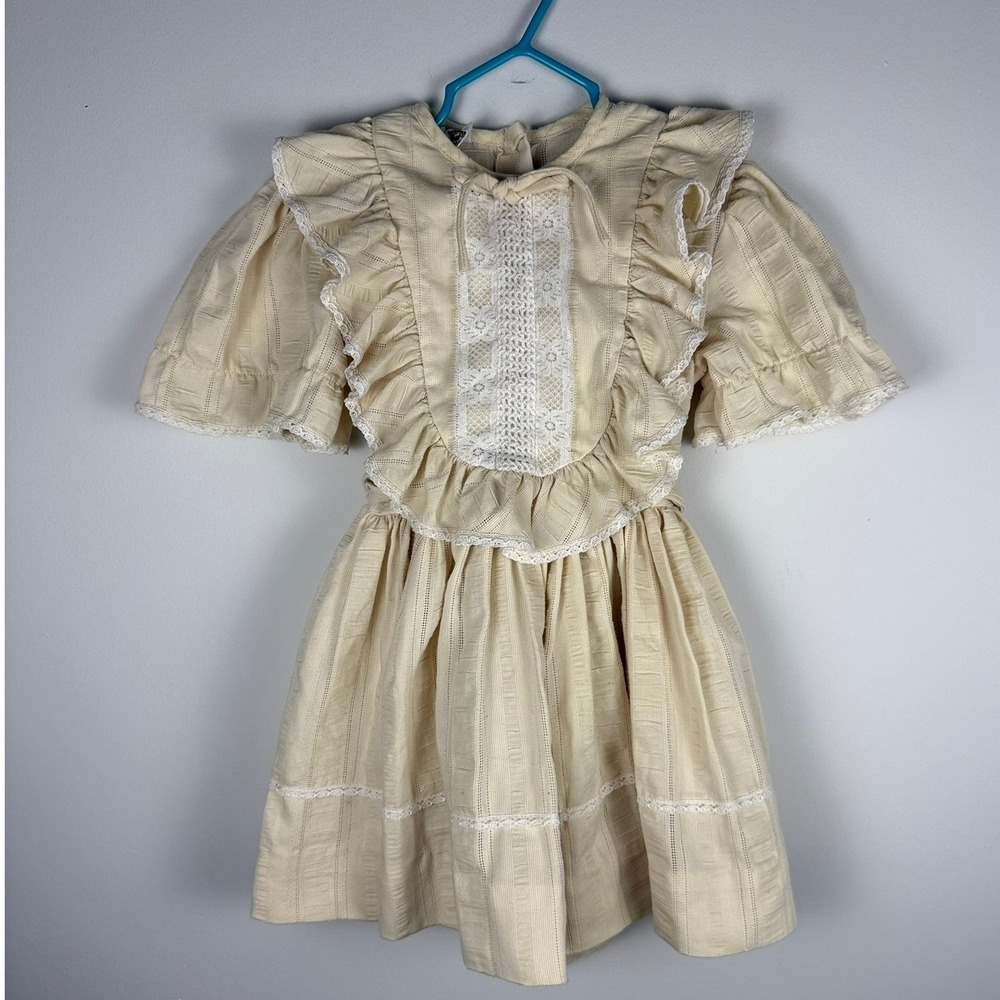 Vintage Winnie the Pooh Collection Cream Lace Ruffle Prairie Dress Girls Size 5